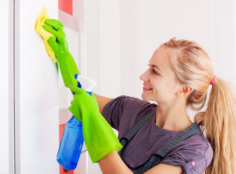Professional move out cleaning for a Highbury flat interior