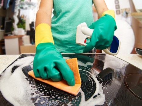 Highbury Carpet Cleaners safety-focused carpet cleaning in progress